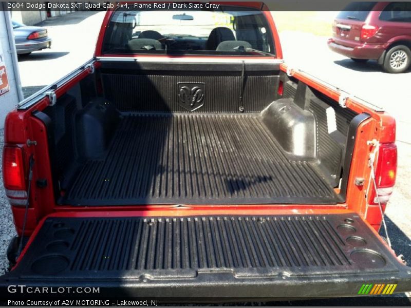 Flame Red / Dark Slate Gray 2004 Dodge Dakota SXT Quad Cab 4x4