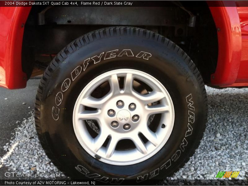 Flame Red / Dark Slate Gray 2004 Dodge Dakota SXT Quad Cab 4x4