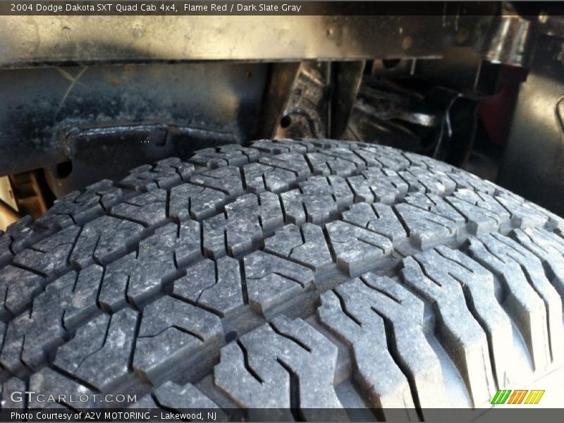 Flame Red / Dark Slate Gray 2004 Dodge Dakota SXT Quad Cab 4x4
