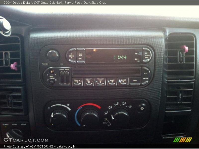 Flame Red / Dark Slate Gray 2004 Dodge Dakota SXT Quad Cab 4x4