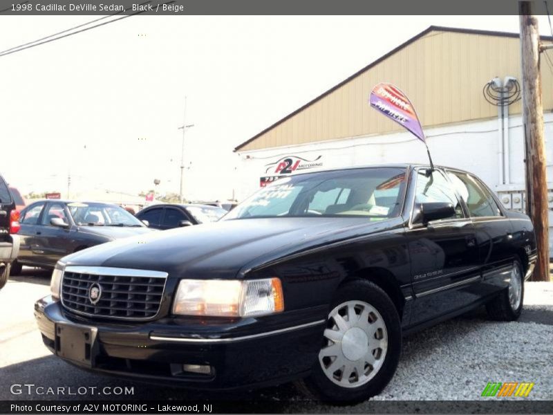 Black / Beige 1998 Cadillac DeVille Sedan