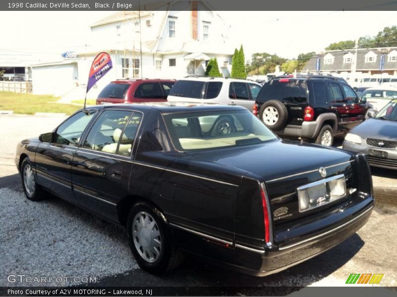 Black / Beige 1998 Cadillac DeVille Sedan