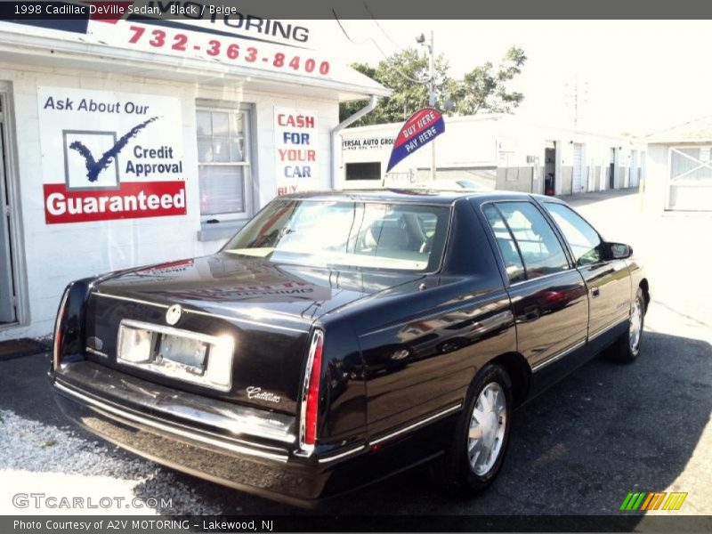 Black / Beige 1998 Cadillac DeVille Sedan