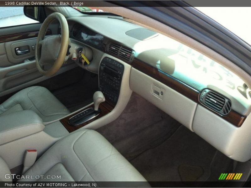 Black / Beige 1998 Cadillac DeVille Sedan