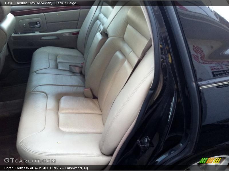 Black / Beige 1998 Cadillac DeVille Sedan