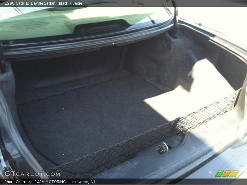 Black / Beige 1998 Cadillac DeVille Sedan