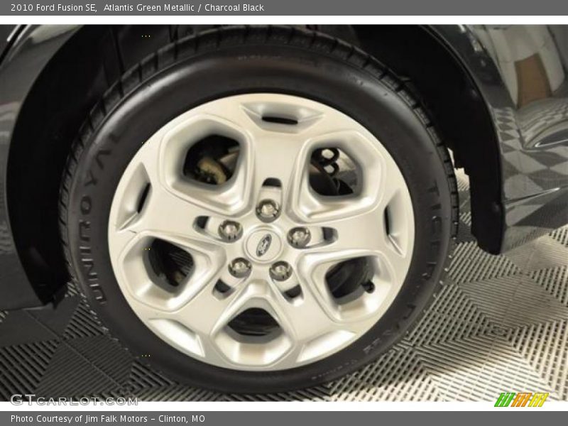Atlantis Green Metallic / Charcoal Black 2010 Ford Fusion SE