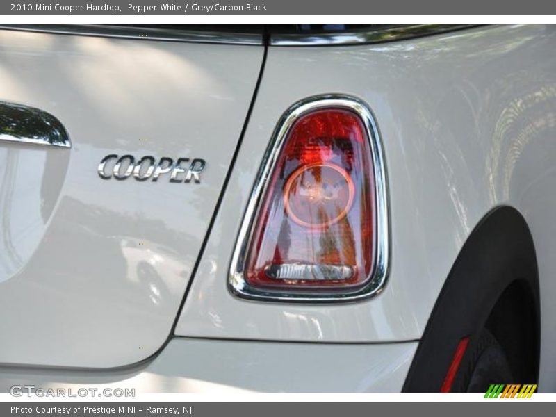 Pepper White / Grey/Carbon Black 2010 Mini Cooper Hardtop