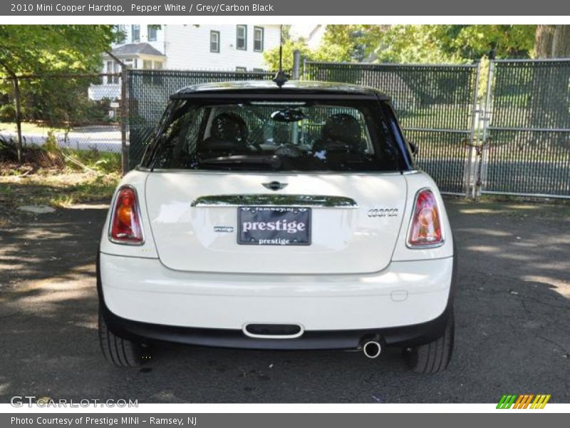 Pepper White / Grey/Carbon Black 2010 Mini Cooper Hardtop