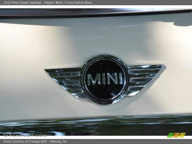 Pepper White / Grey/Carbon Black 2010 Mini Cooper Hardtop