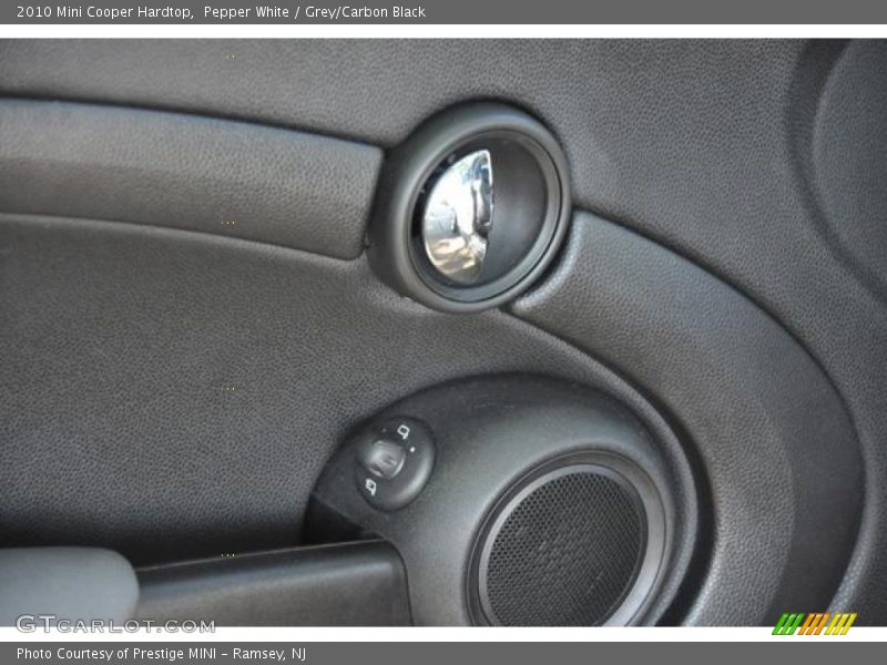 Pepper White / Grey/Carbon Black 2010 Mini Cooper Hardtop