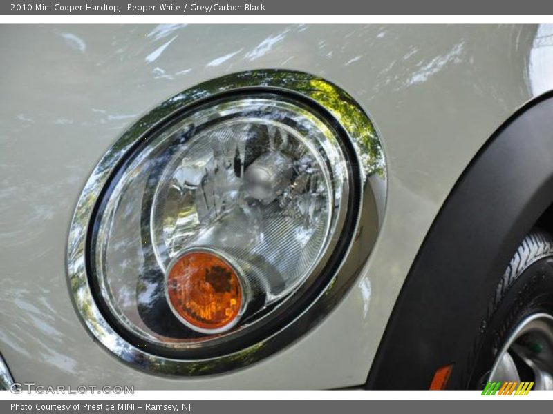 Pepper White / Grey/Carbon Black 2010 Mini Cooper Hardtop