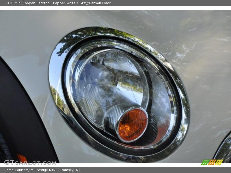 Pepper White / Grey/Carbon Black 2010 Mini Cooper Hardtop