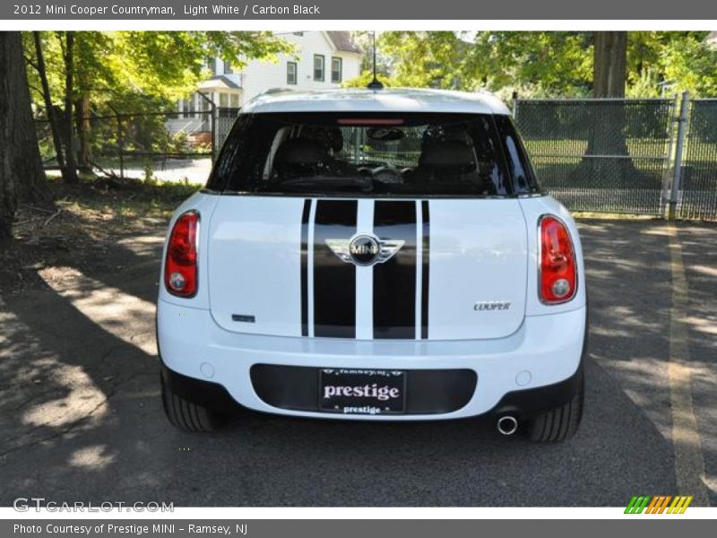 Light White / Carbon Black 2012 Mini Cooper Countryman