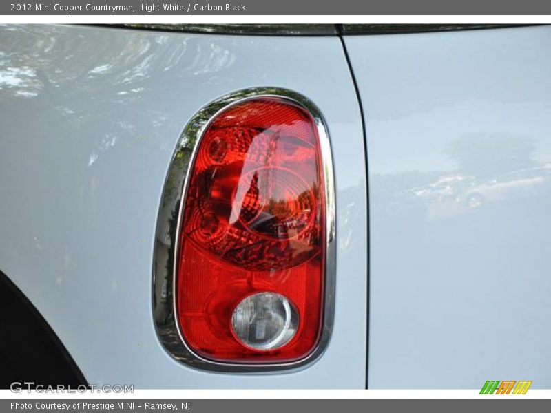 Light White / Carbon Black 2012 Mini Cooper Countryman