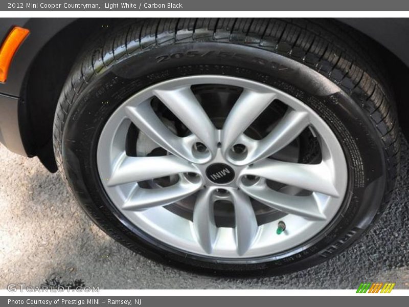 Light White / Carbon Black 2012 Mini Cooper Countryman