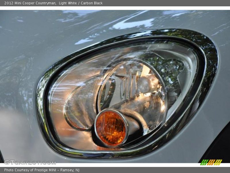 Light White / Carbon Black 2012 Mini Cooper Countryman