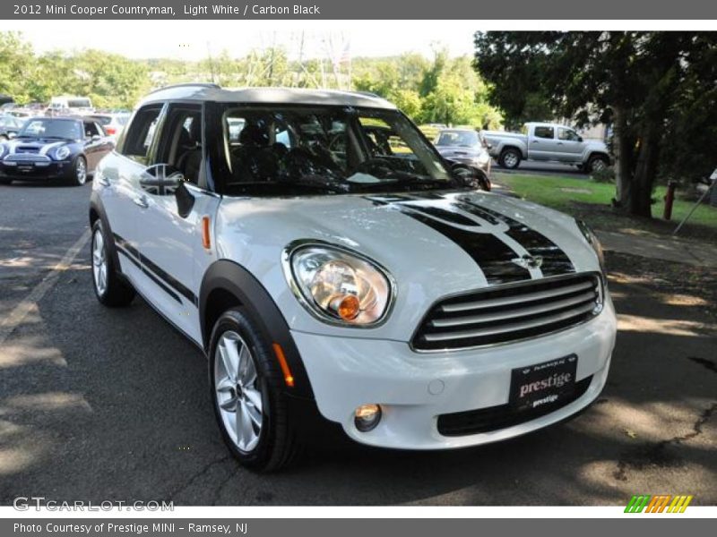 Light White / Carbon Black 2012 Mini Cooper Countryman