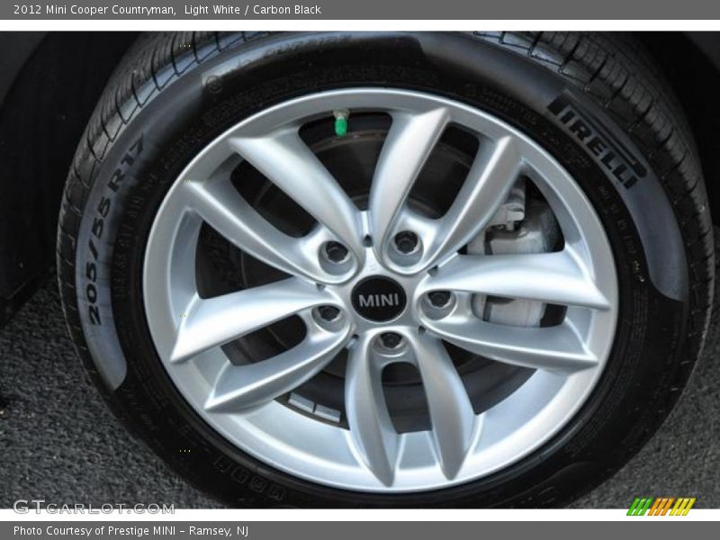 Light White / Carbon Black 2012 Mini Cooper Countryman