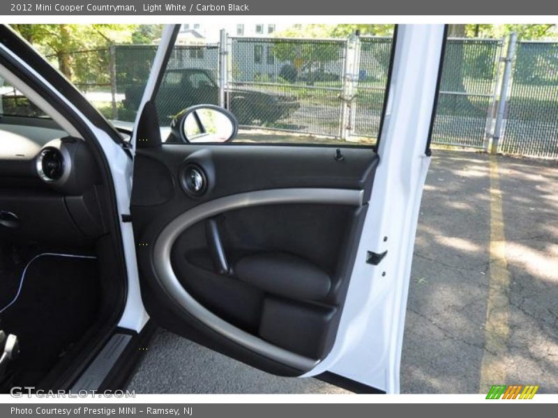 Light White / Carbon Black 2012 Mini Cooper Countryman