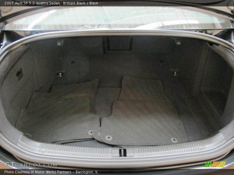  2007 S6 5.2 quattro Sedan Trunk
