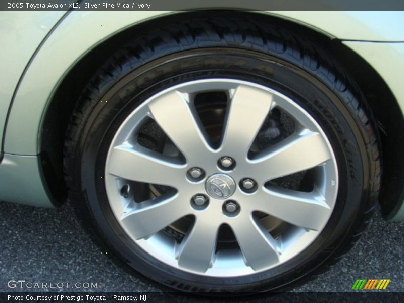 Silver Pine Mica / Ivory 2005 Toyota Avalon XLS
