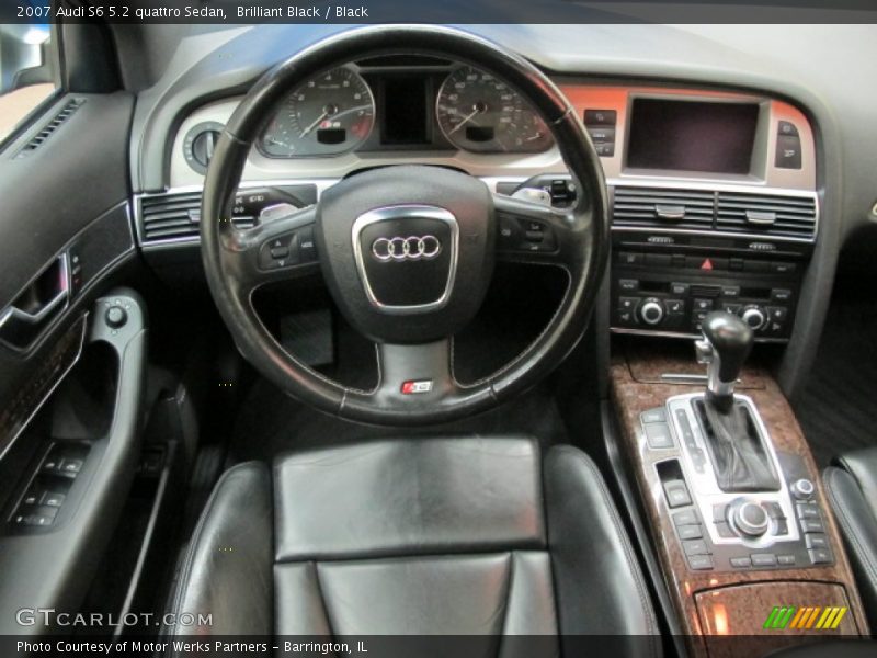 Dashboard of 2007 S6 5.2 quattro Sedan