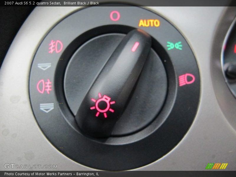 Controls of 2007 S6 5.2 quattro Sedan