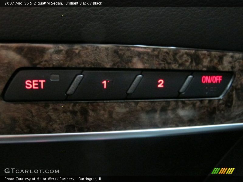Controls of 2007 S6 5.2 quattro Sedan