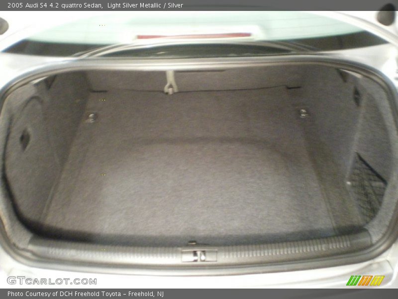  2005 S4 4.2 quattro Sedan Trunk