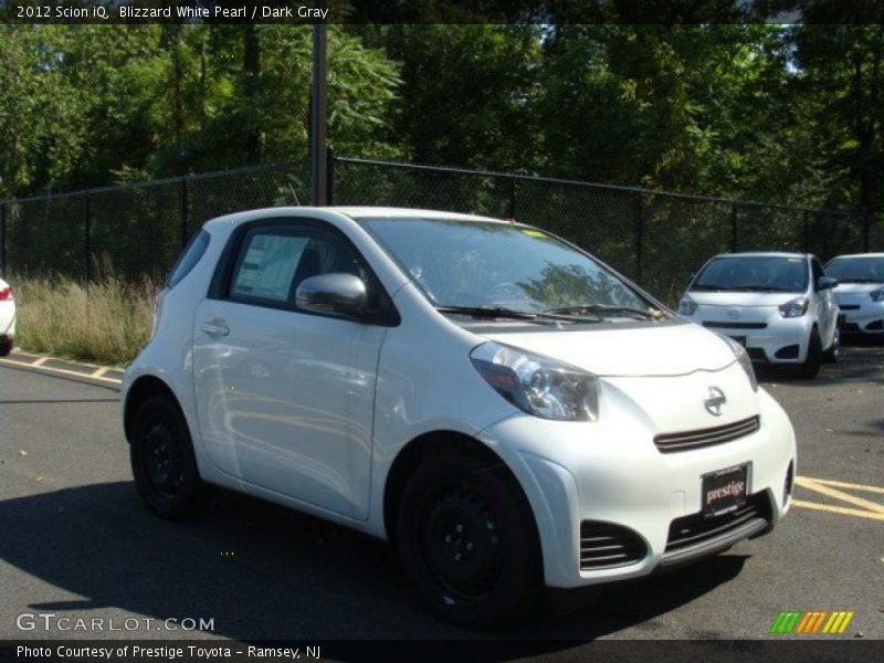 Blizzard White Pearl / Dark Gray 2012 Scion iQ
