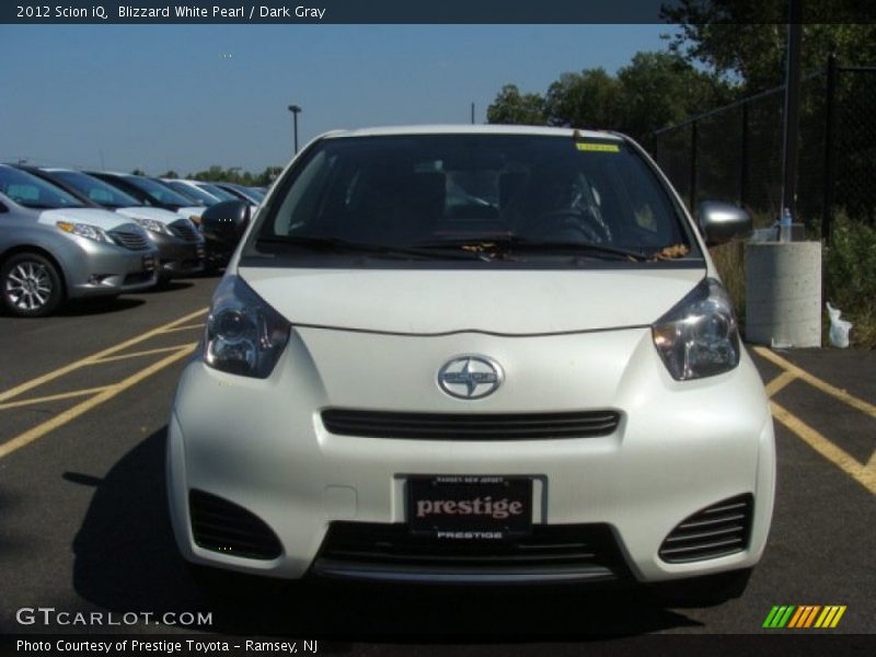 Blizzard White Pearl / Dark Gray 2012 Scion iQ