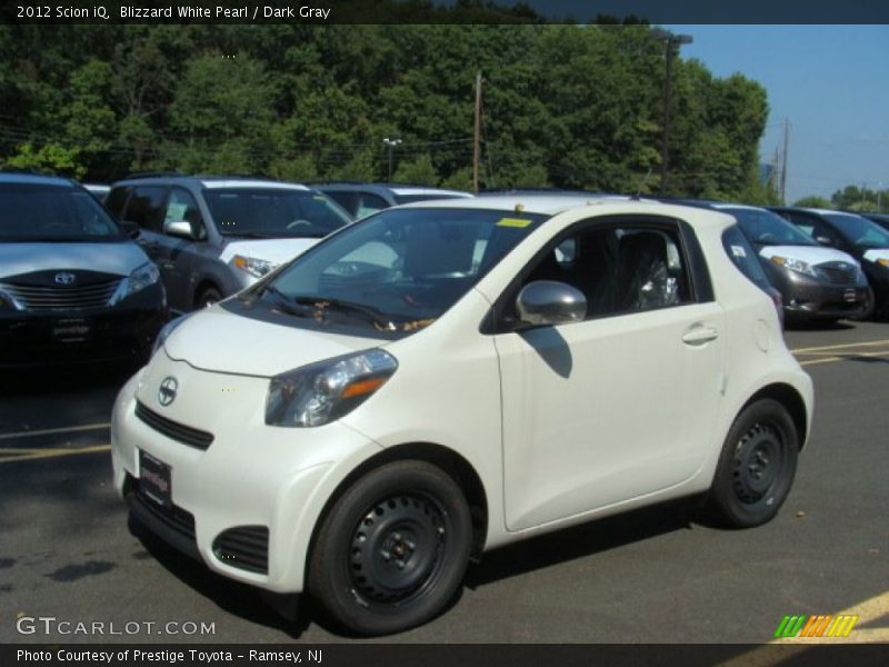 Blizzard White Pearl / Dark Gray 2012 Scion iQ