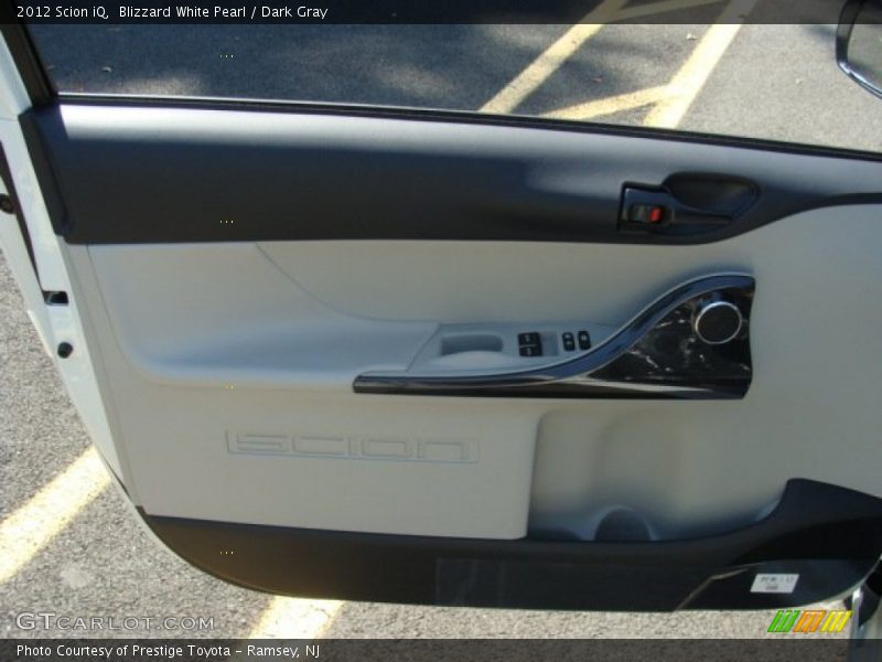 Blizzard White Pearl / Dark Gray 2012 Scion iQ
