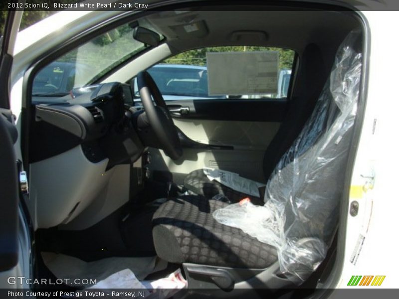 Blizzard White Pearl / Dark Gray 2012 Scion iQ