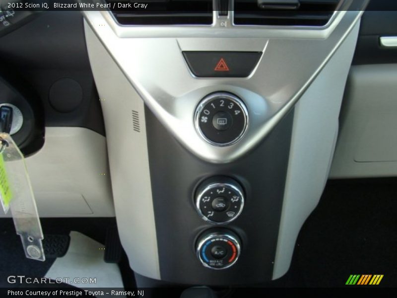 Blizzard White Pearl / Dark Gray 2012 Scion iQ