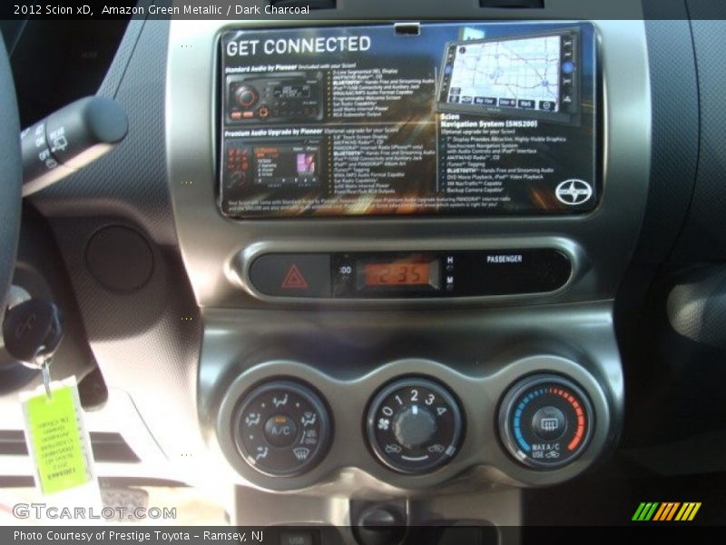 Amazon Green Metallic / Dark Charcoal 2012 Scion xD