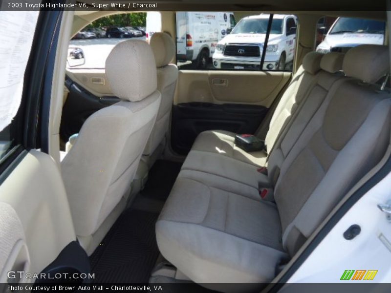 Super White / Charcoal 2003 Toyota Highlander V6