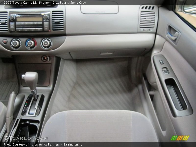  2006 Camry LE Stone Gray Interior
