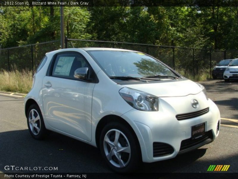 Blizzard White Pearl / Dark Gray 2012 Scion iQ