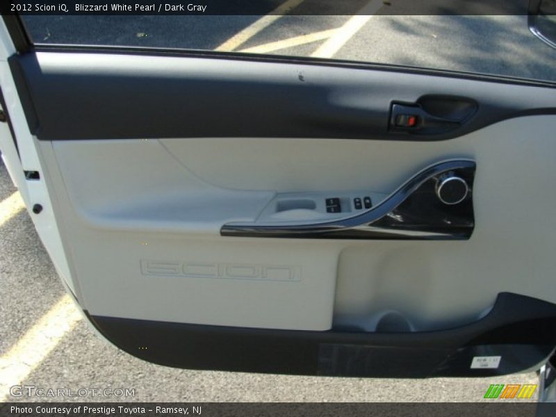 Blizzard White Pearl / Dark Gray 2012 Scion iQ