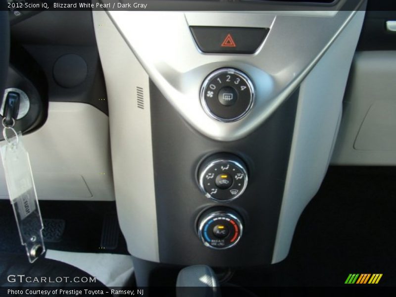 Blizzard White Pearl / Dark Gray 2012 Scion iQ