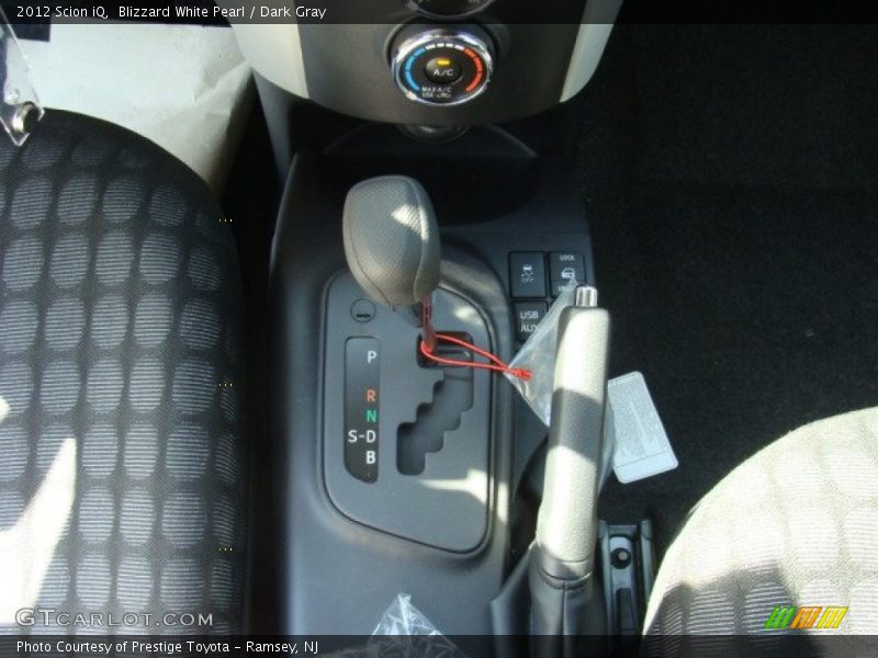 Blizzard White Pearl / Dark Gray 2012 Scion iQ