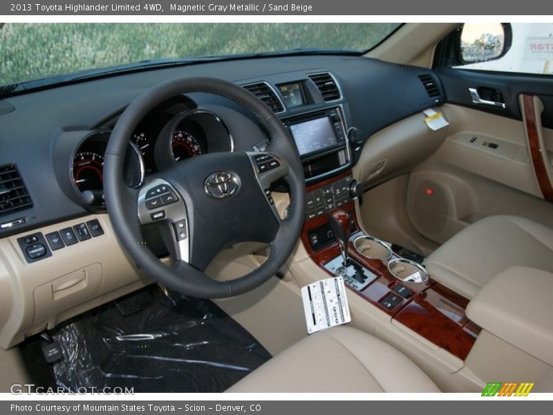 Magnetic Gray Metallic / Sand Beige 2013 Toyota Highlander Limited 4WD