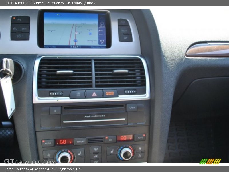 Ibis White / Black 2010 Audi Q7 3.6 Premium quattro