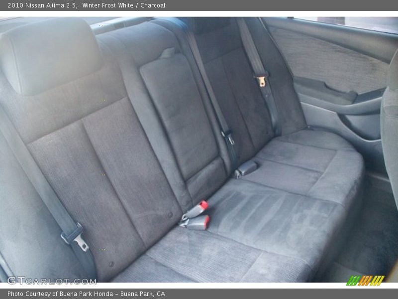 Winter Frost White / Charcoal 2010 Nissan Altima 2.5