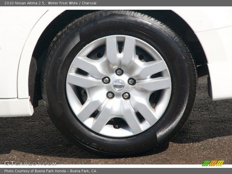 Winter Frost White / Charcoal 2010 Nissan Altima 2.5