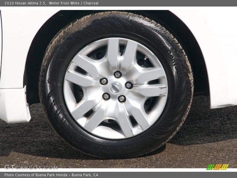 Winter Frost White / Charcoal 2010 Nissan Altima 2.5