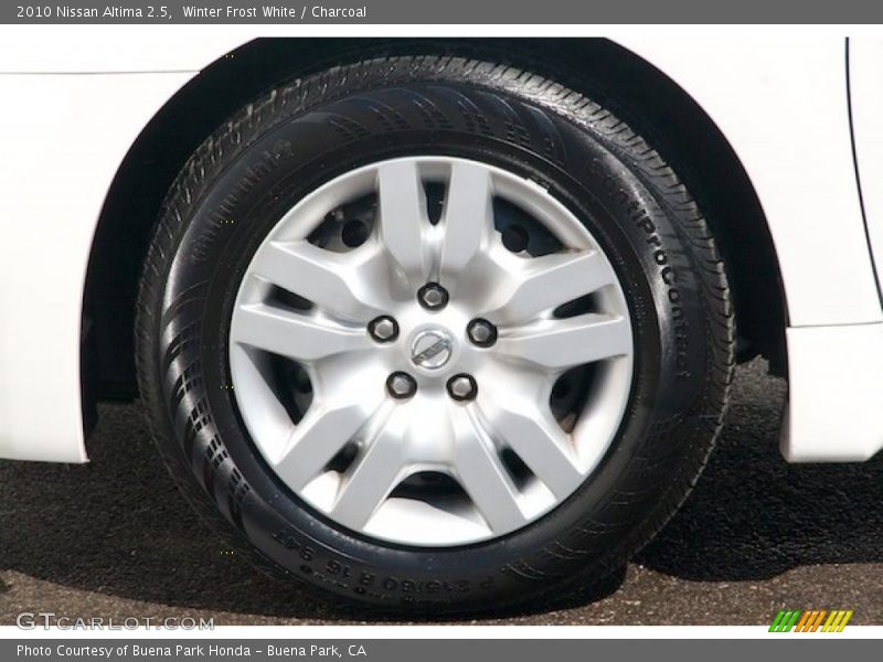 Winter Frost White / Charcoal 2010 Nissan Altima 2.5
