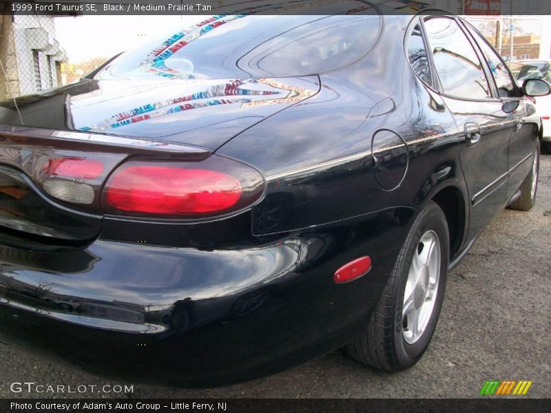 Black / Medium Prairie Tan 1999 Ford Taurus SE